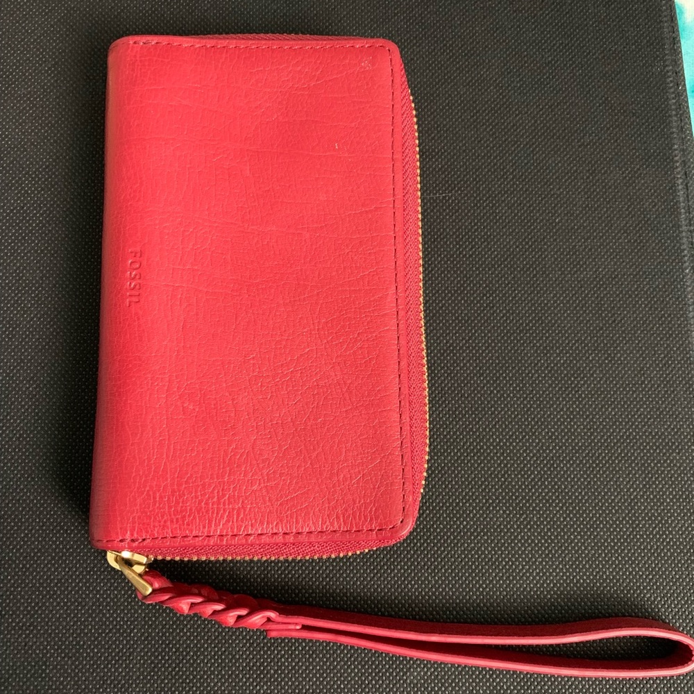 Fossil wristlet/phone/cardholder